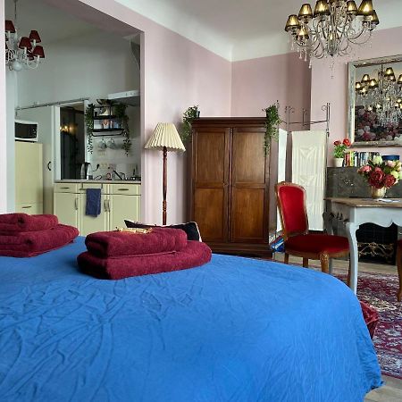 The Pink Studio - Exceptional Location In City Center - Unique & Elegant Appartement Namen Buitenkant foto